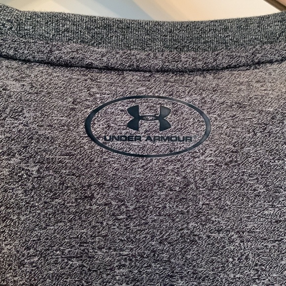 Men’s Under Armour long sleeve “Heat Gear” loose fit training/ workout  shirt - Picture 6 of 6